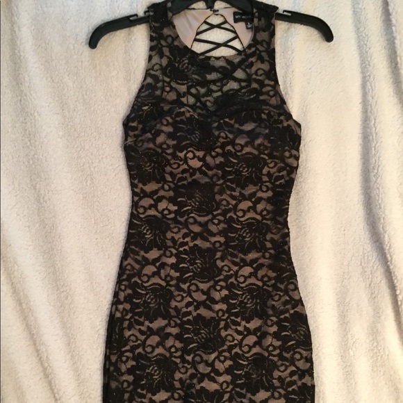 Black Laced Mid thigh dress - Picture 4 of 5
